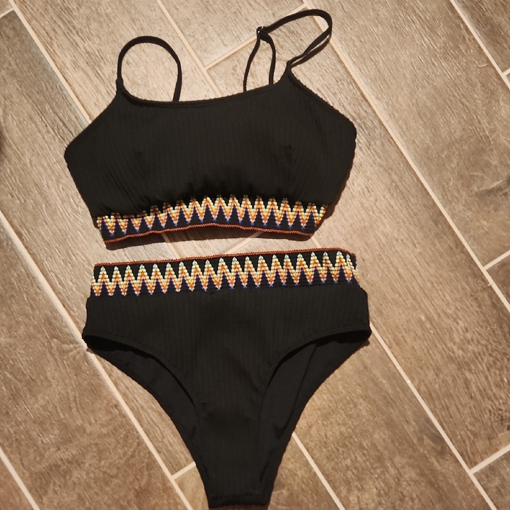 Womens Black Bikini with Colorful Zigzag Trim Size Large - Picture 1 of 2